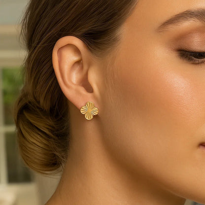 14K Yellow Gold Radial Clover Stud Earrings (12.20 mm)