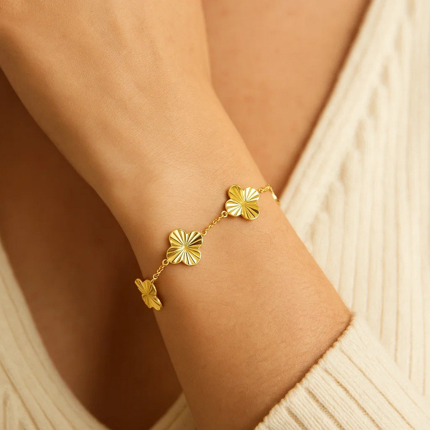 14K Yellow Gold Radial Clover Bracelet